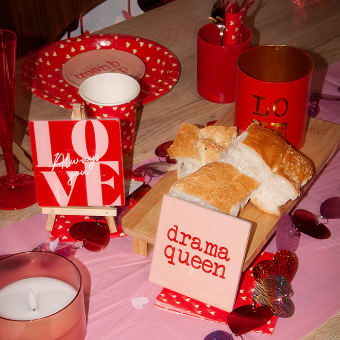 Tegeltje 'Love' - rood met roze - 10x10 cm